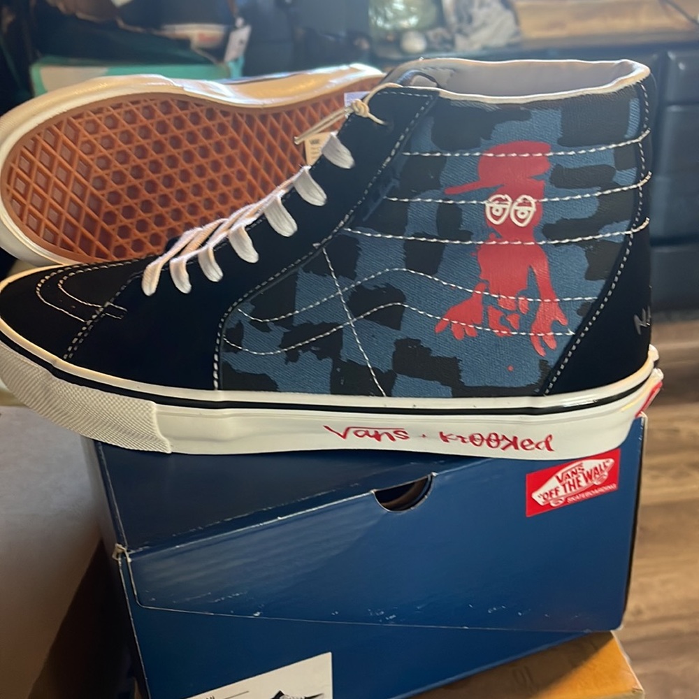 Vans - Picture 3 of 7